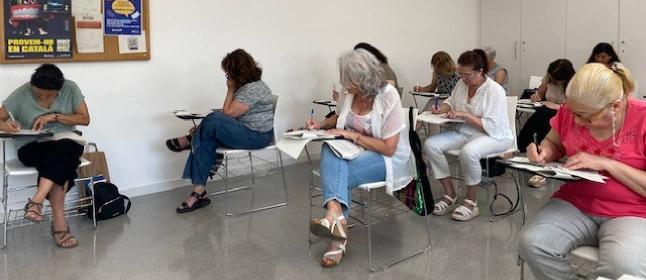 Creix la inscripció als cursos de català a Sant Feliu